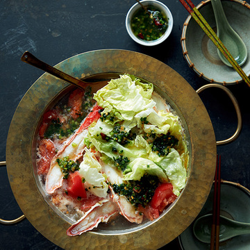 意外に合う！「カニ・レタス・トマトのエスニック鍋」のレシピ【坂田阿希子さんの「満足鍋」】