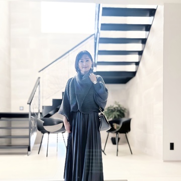 お気に入りのグレーニット♪