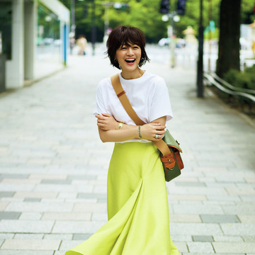 アラフィーの理想が全部つまっている！富岡佳子の夏私服　五選