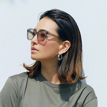 華やぎとしゃれ感アップ！50代に似合うサングラス photo gallery