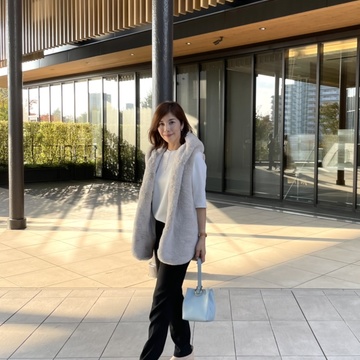 初挑戦のジレをきて、武蔵小杉のニューカフェへ