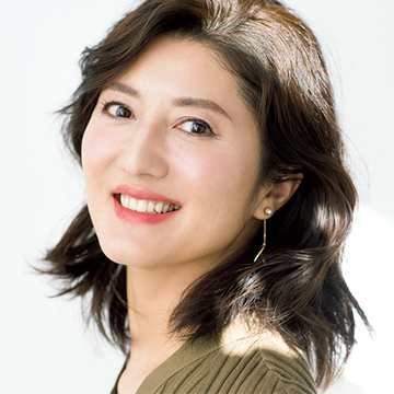 好印象をつくる！ ツヤと血色感あふれる“今っぽ引き算メイク”【新しいコスメでNEW FACE】