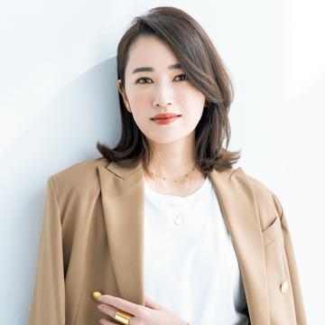 大人らしい“こなれ印象”を楽しめる「上向きボブ」のアレンジテクニック