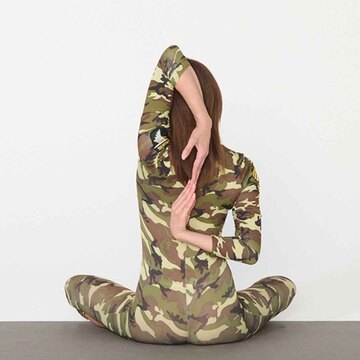 奇跡の美ボディ・中島史恵さん。彼女のヨガが更年期不調に効果的な理由とは？