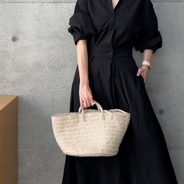 大人のコーデに効くスニーカー