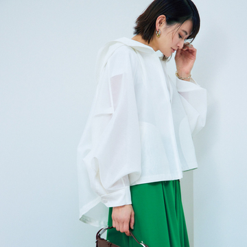 【50代が買うべき最愛ブランドの“推し”】スカート感覚で華やかに着こなせるル フィルのフレアパンツ