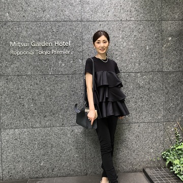 『YOKO CHAN』の華やぎトップス