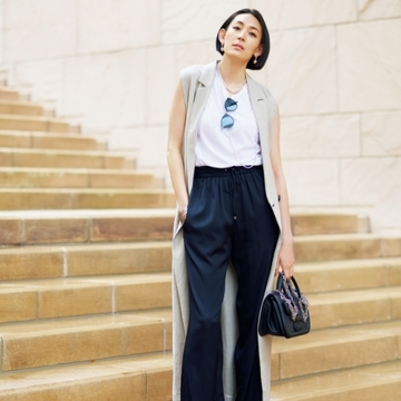 大人のパンツは上品なツヤと絶妙なシルエットがカギ【夏は「薄艶ボトム」さえあればいい！】