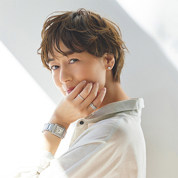 「カルティエ」の新作腕時計はアラフィー女性大満足の快適なつけ心地