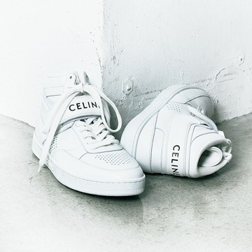 【秋コーデを格上げするローファー＆スニーカー】ジミー チュウとセリーヌのひと癖シューズにひと目惚れ！