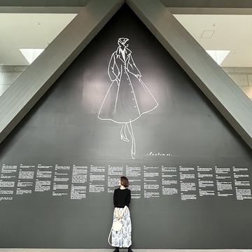 Dior展へは、トワルドジュイ柄スカートで❤︎