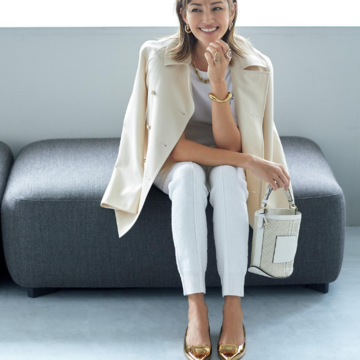 【“ほぼフラット靴”なら裏切らない！】ゴールドの靴でリュクスな輝きを