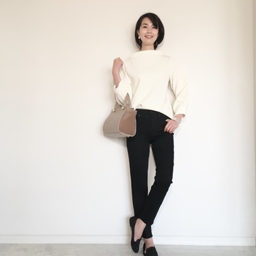 春ニット&優秀ユニクロのブラックデニム