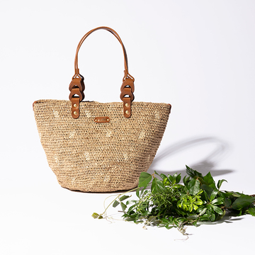 この夏絶対欲しい！スタイリスト村山佳世子さんおすすめ！アラフィー世代に愛される「IBIZA」のかごバッグ【月刊IBIZAvol.5】