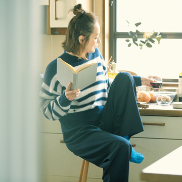 【富岡佳子のプライベートスタイル】着るだけで幸せな気持ちになれる部屋着＆靴下で、家時間をハッピーに