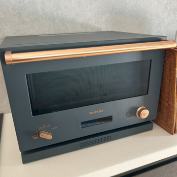 モダンなインテリアに統一感！「海が近い50代のセカンドハウス」にはどんな家電が置いてある？【気になる家電を拝見vol.3】