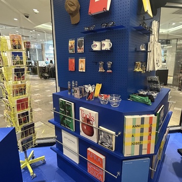 パリ気分を楽しめるスーベニアショップ　Deuxième Classe 新宿店に期間限定でオープン！ 