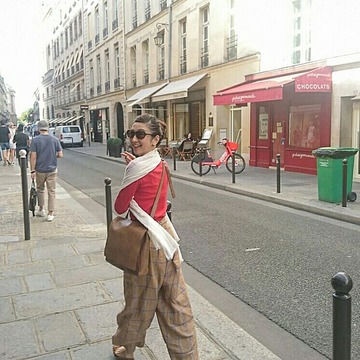 真夏のパリは寒かった…