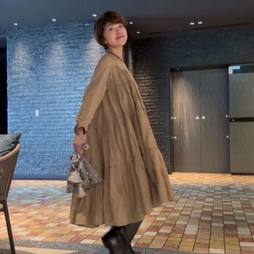秋はモカ色のティアードワンピースで大阪満喫！