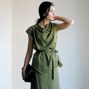 素材やディテールで奥行きのある女らしさを生み出す「エリン」　五選