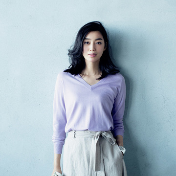 着るだけで映えるのは“色だけ甘い”セミスイート・トップス　五選