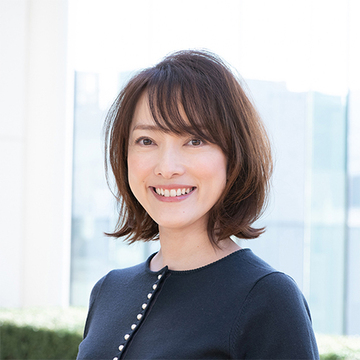 ワザありレイヤーで、トップに理想的なボリュームを演出【50代髪型・ヘアスタイル】