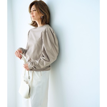 「DÉPAREILLÉ×éclat」タックスリーブプルオーバーを上品なグレージュで別注！