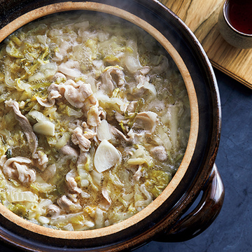 おいしさと簡単さに感動！作家・江國香織さん大絶賛の「台湾風白菜すっぱ鍋」