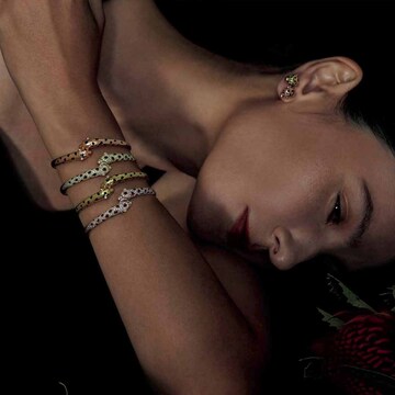 柔らかな曲線美にうっとり。カルティエ「パンテール」の輝きをまとう【特別な日を照らす幸福感ジュエリー】