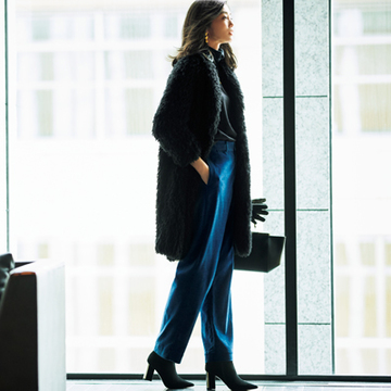 【Day04】クールな女を演出するマニッシュパンツでプチ忘年会へ！【冬の洗練パンツ30days】