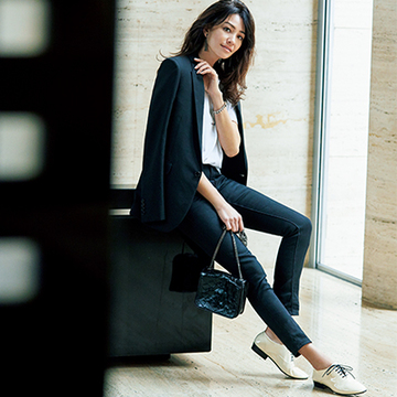 ＜50代女性の春シューズ＞【サンローラン】たたずまいを格上げするレースアップシューズ