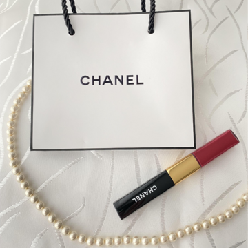 夏の私を支える「落ちにくい」リップ2本