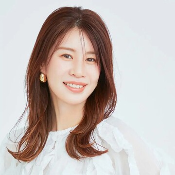 ”艶とボリュームで若見え” 50代に似合う「冬ロングヘア」4選