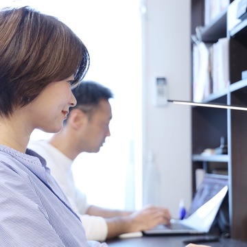 おうちでパソコン仕事をしながら体幹も鍛えられるとっておきのツール♪