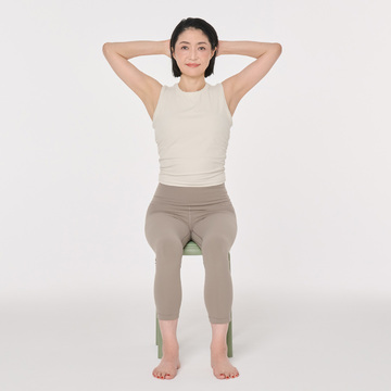 動かすことが大事！きれいな背中をつくるための「背骨を伸ばすエクササイズ」