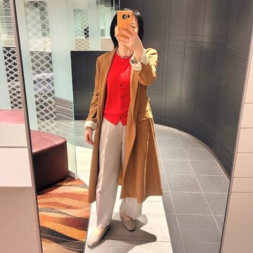 UNIQLOの赤カーディガンを差し色に　ラグビー観戦の週末デート♡