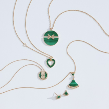 【ショーメ、ブルガリ、フレッド】マラカイトのジュエリーで知性と品格を