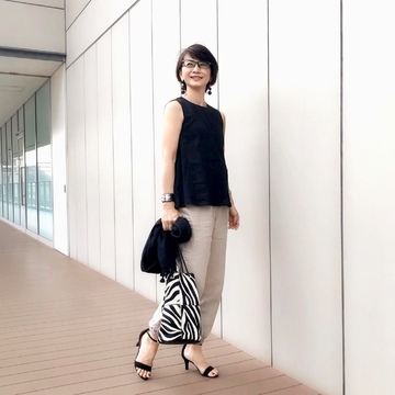 私の「夏の黒」はリネンが定番です。