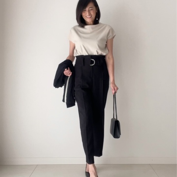 ZARAのハイウエストパンツでスタイルアップ