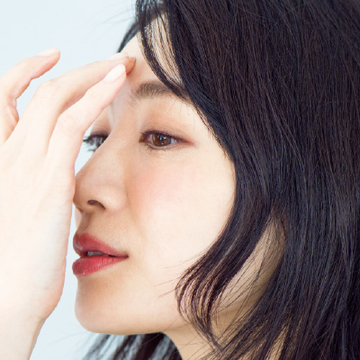 “シワシワ肌マダム”から復活！ 肌しぼみ回復メイク直しテク【「夕方老け」から復活！ メイク直し・大人の流儀】