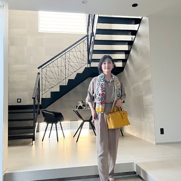 イエローを差し色に〜ゴッホアライブ展〜