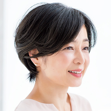リフトアップ効果も！ 横顔も美しいメリハリショートヘア【50代髪型・ヘアスタイル】