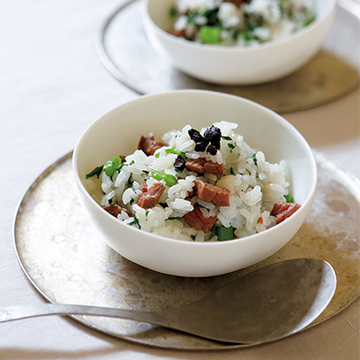 タルタルステーキの切り落としで！ 「牛肉と春菊の混ぜごはん」【平野由希子・年末の華やぐフレンチレシピ】