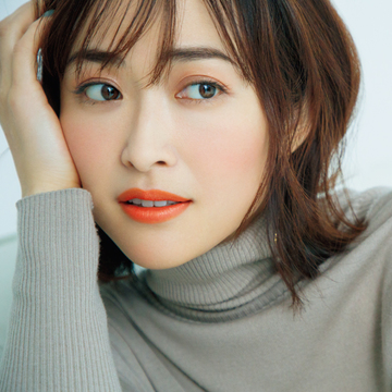 ひと塗りで-10歳!?「顔映えオレンジリップ」で晴れやかな表情に【大人キレイな春新色コスメ】