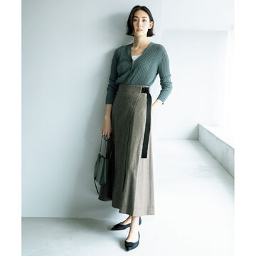 春の新顔・辛口スカートを投入して、おしゃれ気分を盛り上げて！