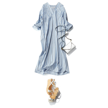 テクなしで決まる襟抜きシャツワンピでいつものヘアサロンへ！ 【7月の雰囲気出しワンピース31days】