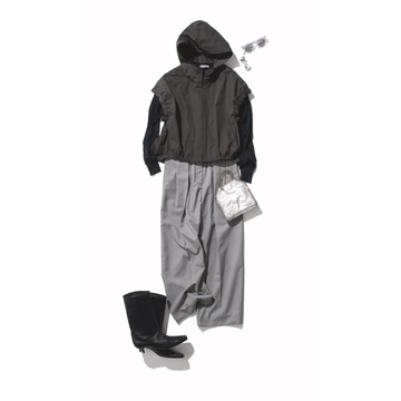 フーディジレのスポーティさが冬のダークカラーコーデを刷新する！最低気温7℃｜12/6(土)【50代の毎日コーデ】