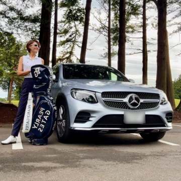 【エクラ 華組の愛車拝見！vol.2】山崎明子さん「一目惚れをしたスタイリッシュなベンツで、毎週ゴルフを楽しんでいます！」