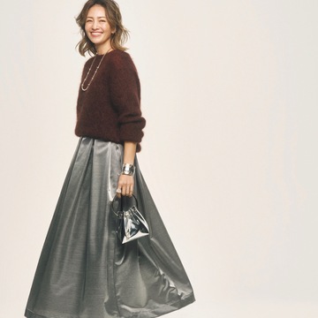 ベーシックカラー同士のコーディネートは素材のメリハリで着映える！気温14℃｜11/30(木)【50代の毎日コーデ】