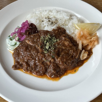 すすきのの大人気カフェで忘年会ランチ